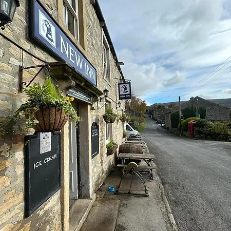 New Oda ve Kahvaltı 3*